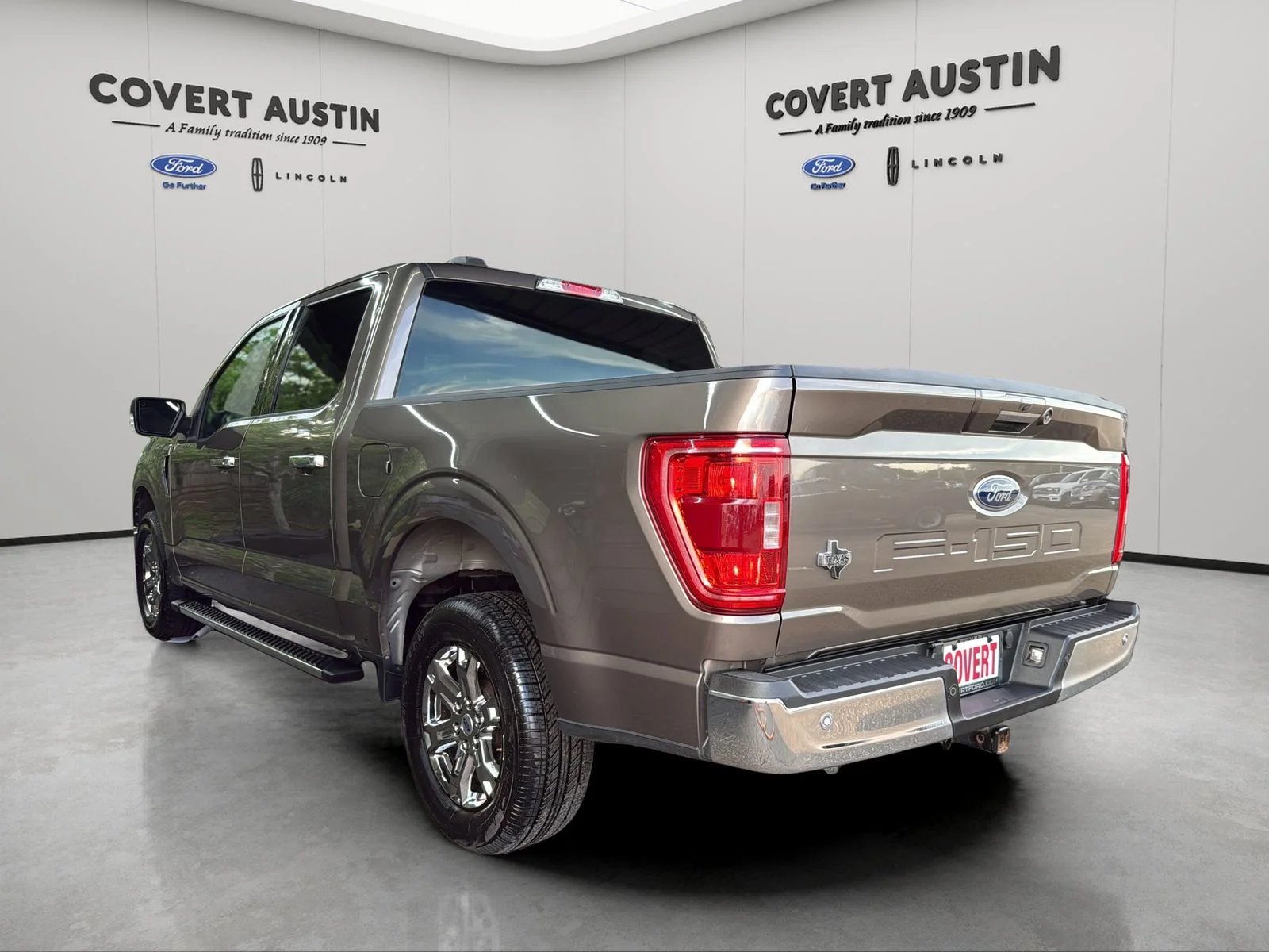 Used 2021 Gray Ford XLT image 3