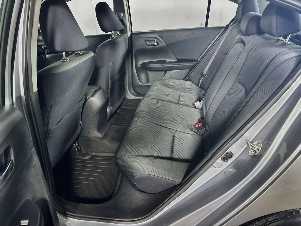 Used 2016 Silver Honda LX image 19