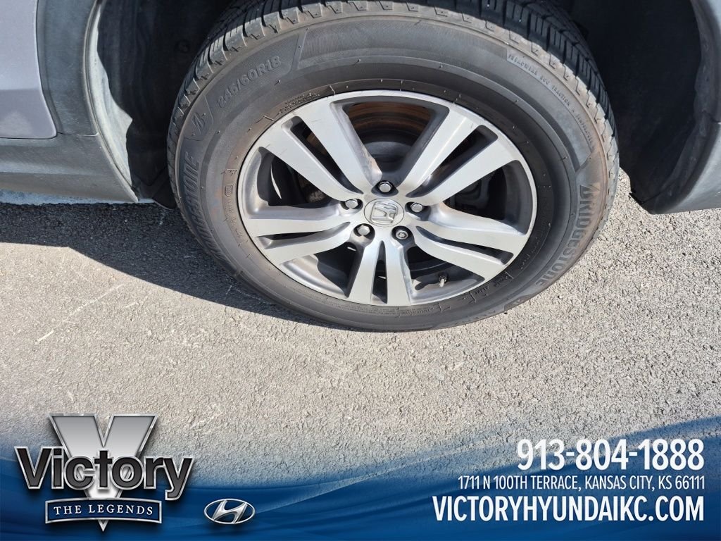 Used 2017  Honda EX-L image 17