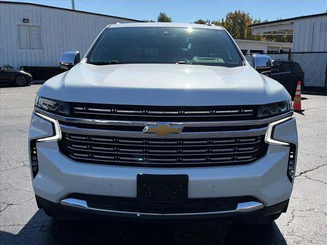 Used 2023 IRIDESCENT PEARL TRICOAT Chevrolet Premier image 4