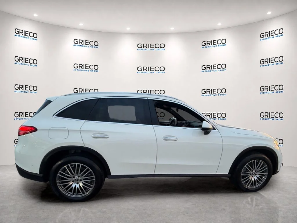 Used 2026 White Mercedes-Benz GLC 300 image 9