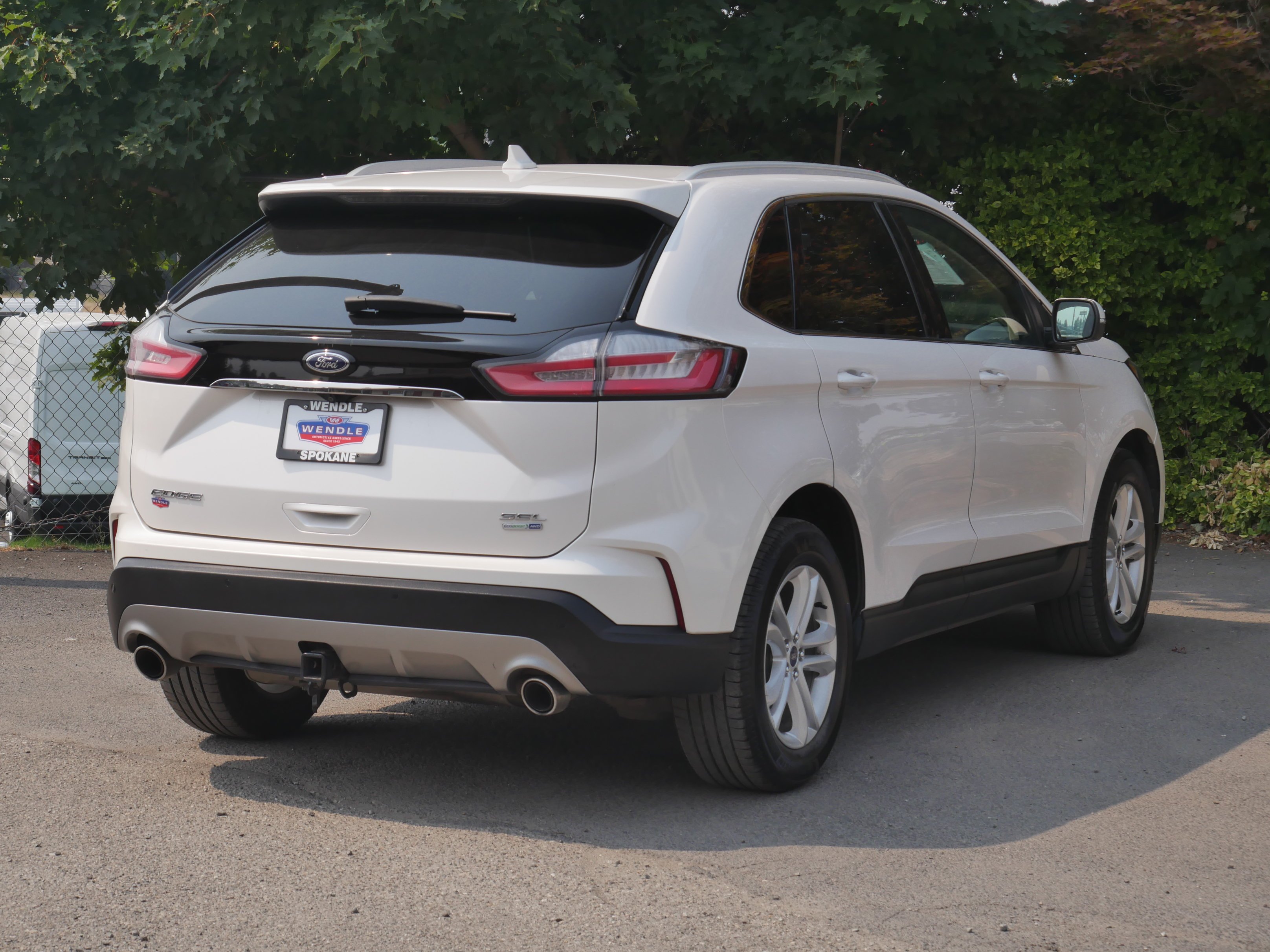 Used 2019 White Platinum Clearcoat Metallic Ford SEL image 26