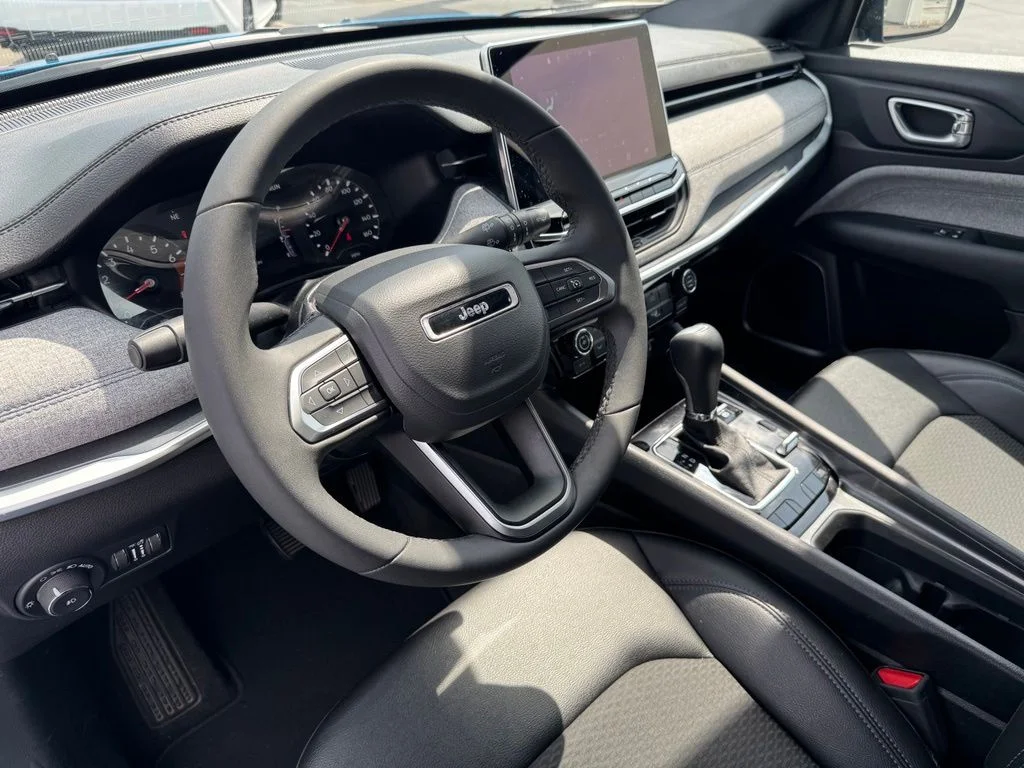 Used 2024 Blue Jeep Latitude image 15
