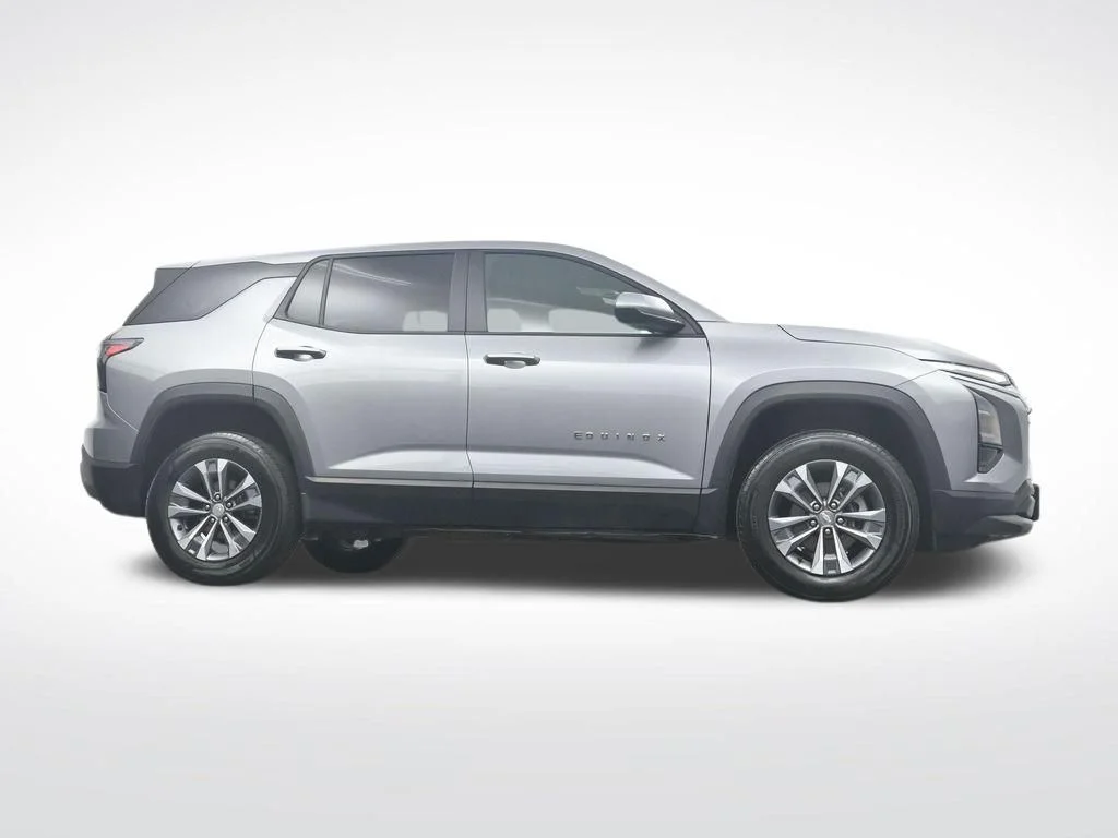 Used 2025 Gray Chevrolet LT image 33