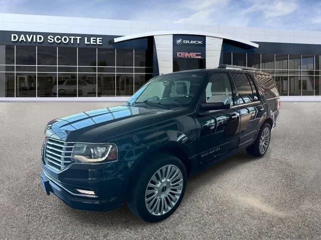 Used 2016 Black Velvet Lincoln Select image 3
