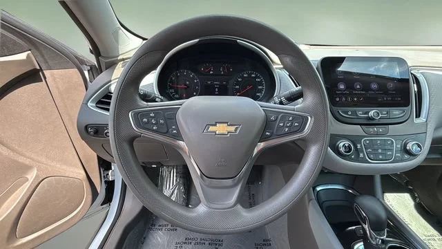 Used 2025 Summit White Chevrolet 1LT image 12
