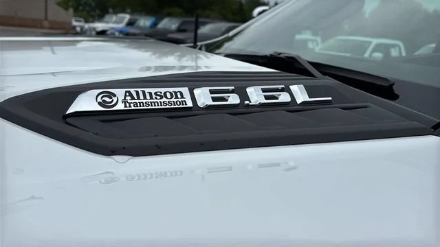 Used 2025 Summit White Chevrolet LTZ image 39