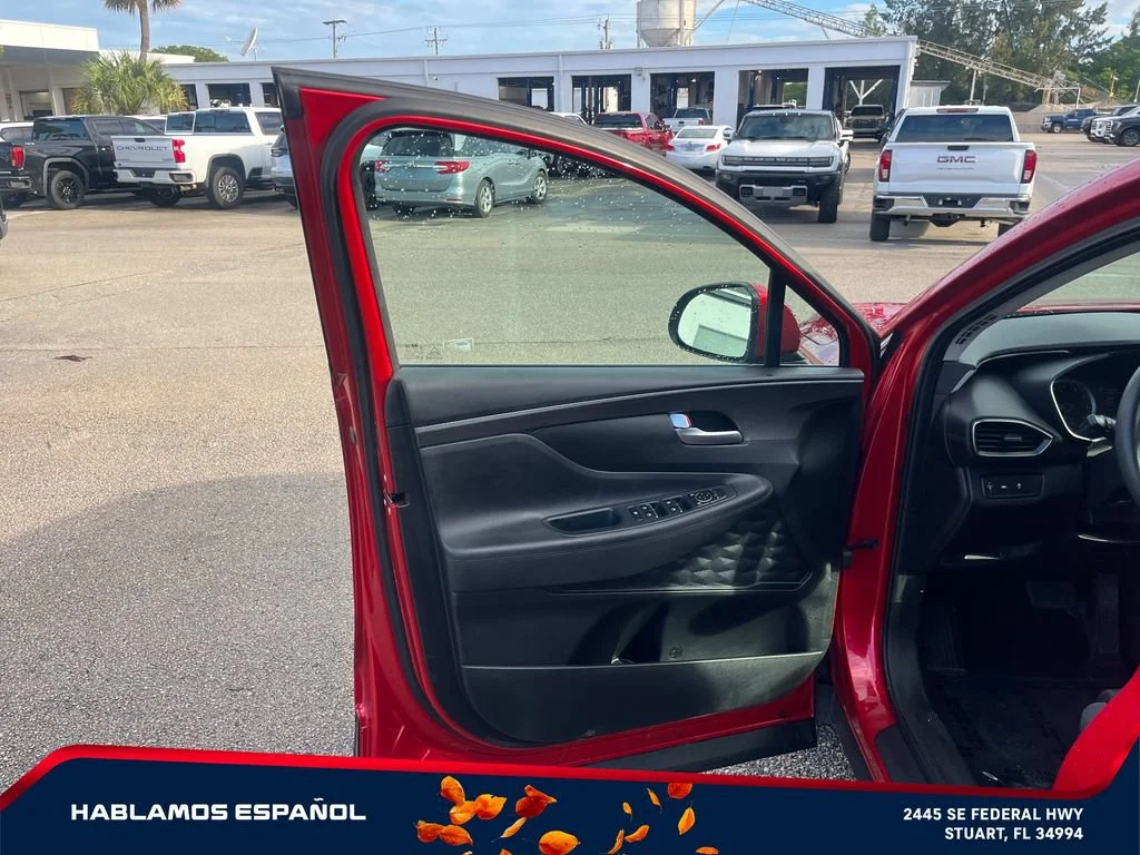 Used 2020 Red Hyundai SE image 11
