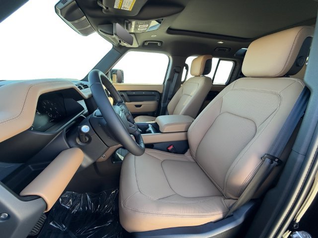 New 2026 Santorini Black Land Rover X-Dynamic SE image 10