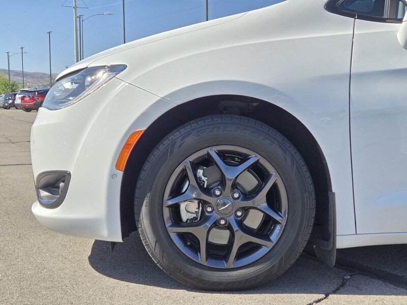 Used 2020 White Chrysler Touring L Plus image 10