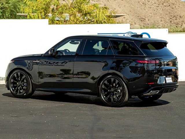 New 2026 Santorini Black Land Rover Dynamic SE image 9