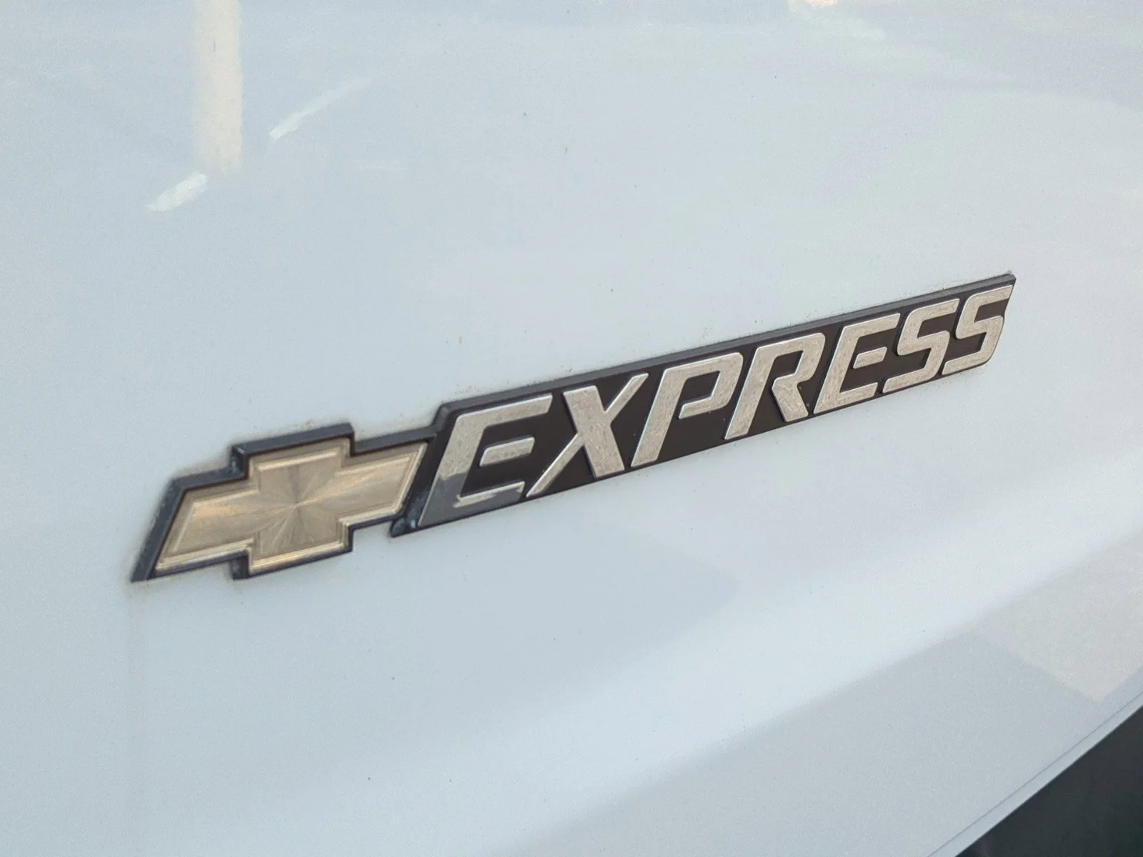 2019 Chevrolet Express Passenger LT - Photo 6
