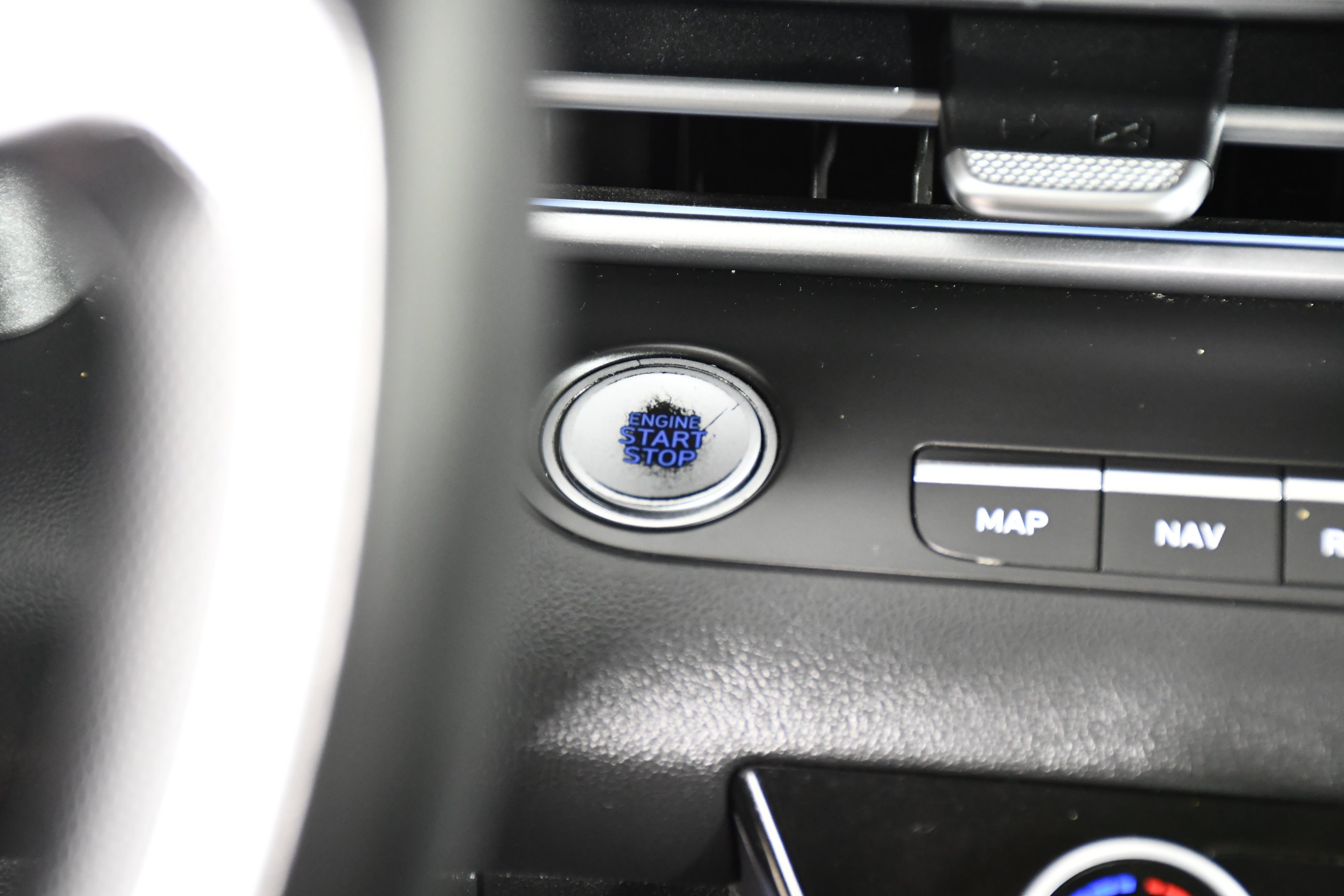 Used 2025 Abyss Black Hyundai Limited image 18