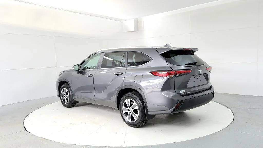 Used 2023 Gray Toyota XLE image 4