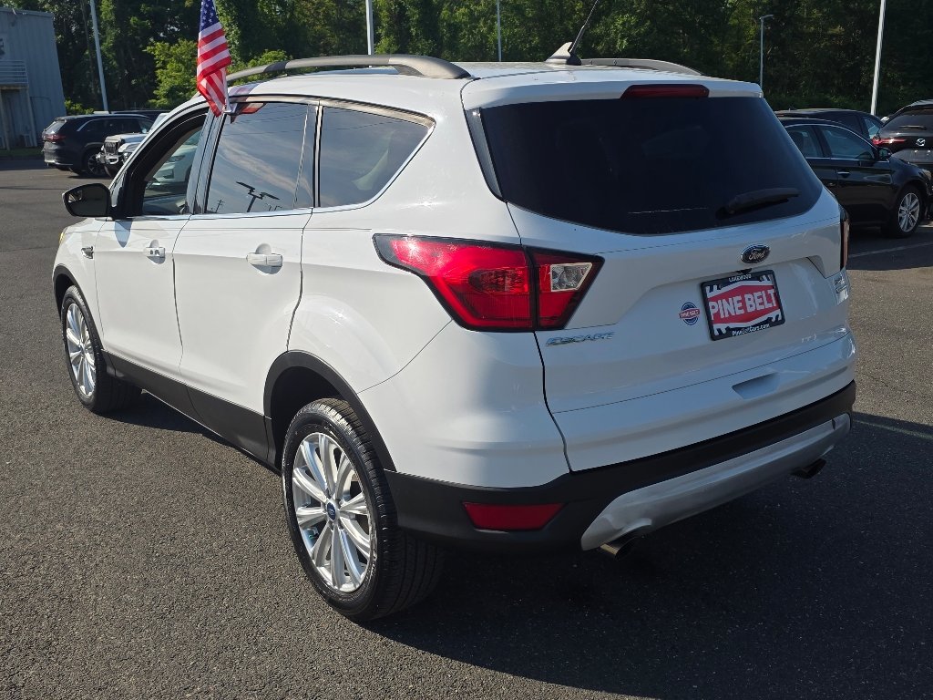 Used 2019 Oxford White Ford SEL image 13