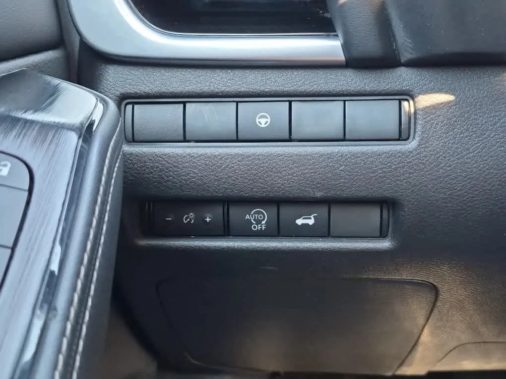 Certified Used 2023 Gun Metallic Nissan SL image 19
