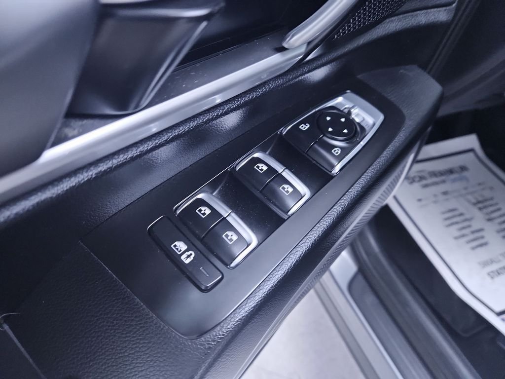 Used 2020 Silver Kia S image 13