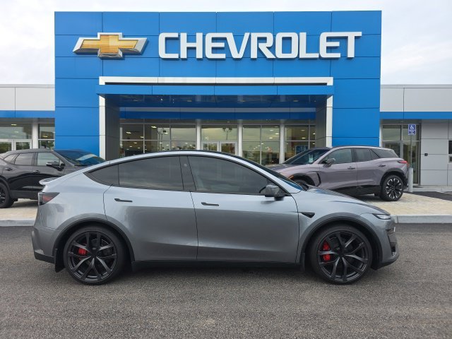 Used 2026  Tesla Performance image 2