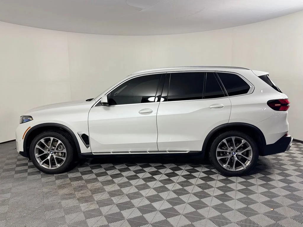 Certified Used 2025 Mineral White Metallic BMW xDrive40i image 8