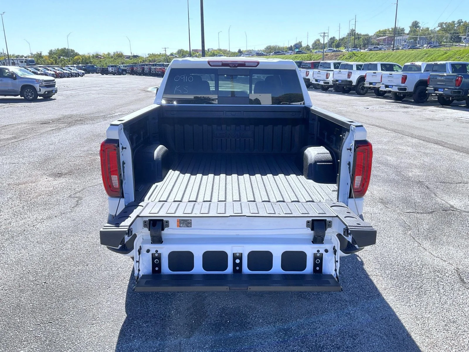 New 2026 Summit White GMC AT4 image 21
