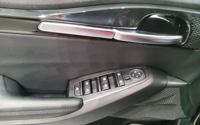Used 2023 Black Kia S image 32