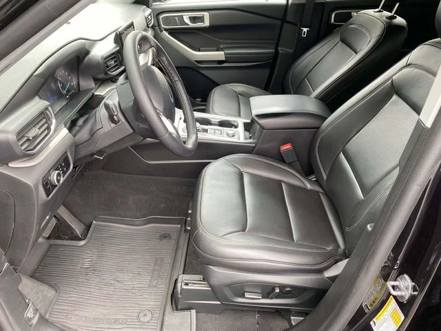 Used 2024 Black Metallic Ford XLT image 17