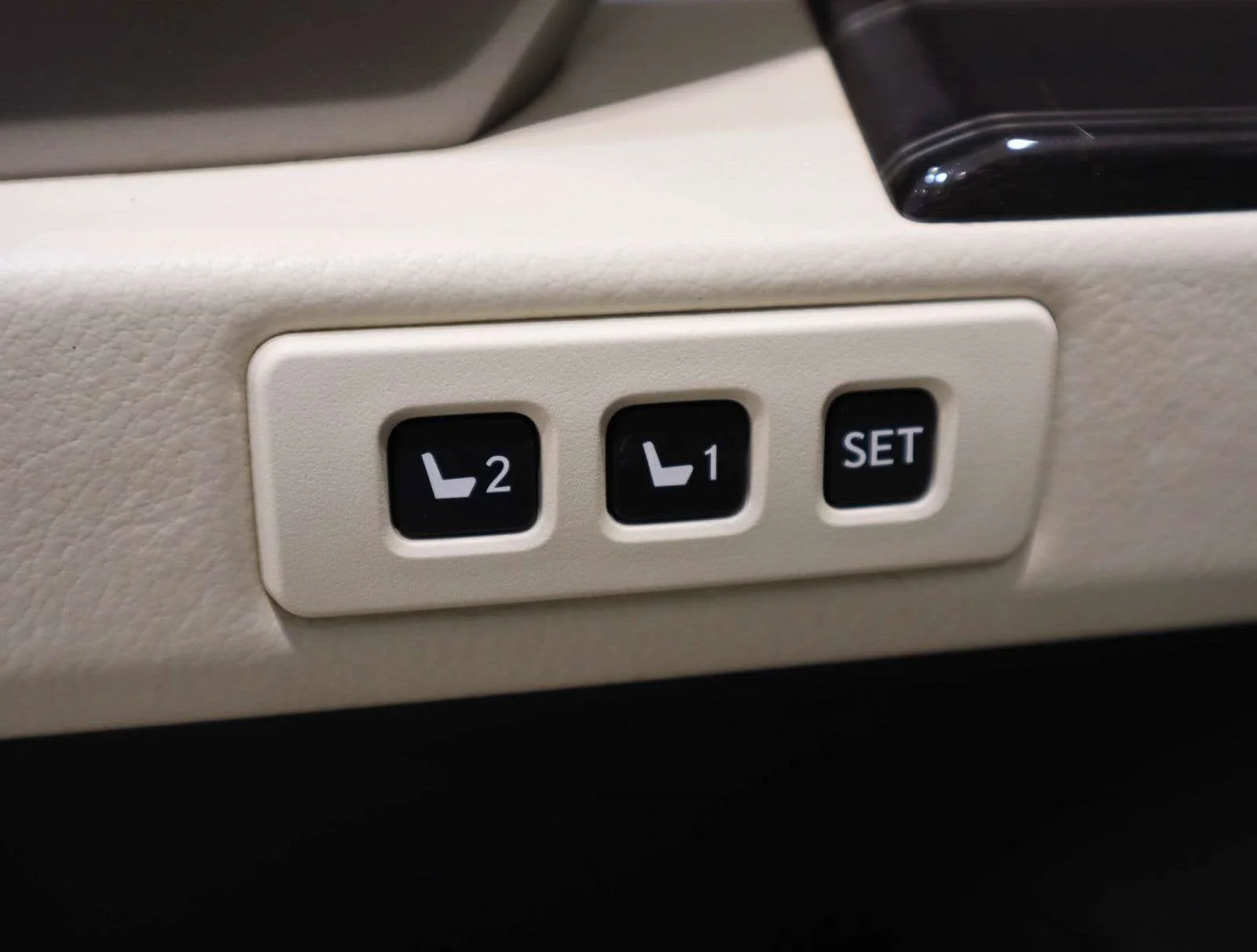 Used 2020 Silver Lexus GX 460 Premium image 20