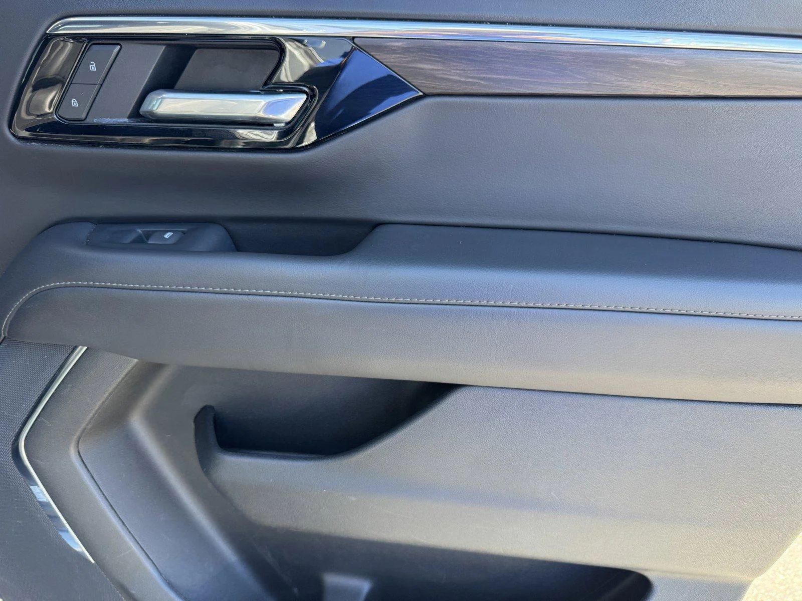 Used 2025 Sterling Gray Metallic Chevrolet LT image 12