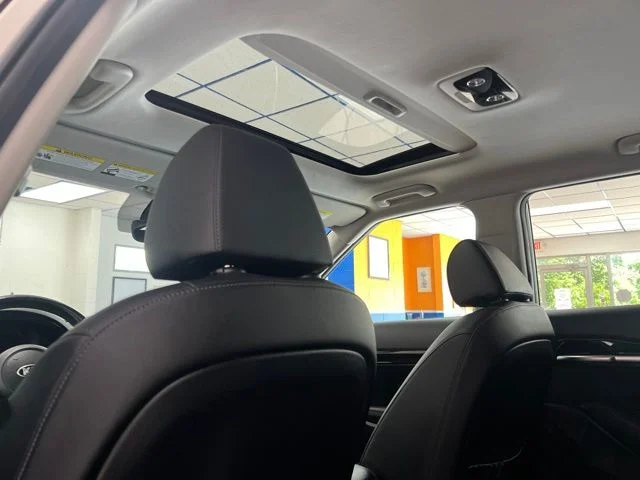 Used 2021 White Kia SX image 18