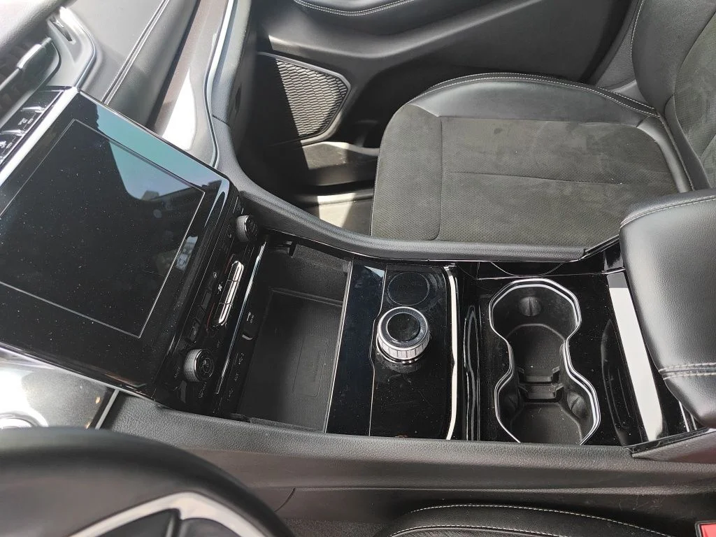 Used 2021 Silver Jeep Altitude image 13