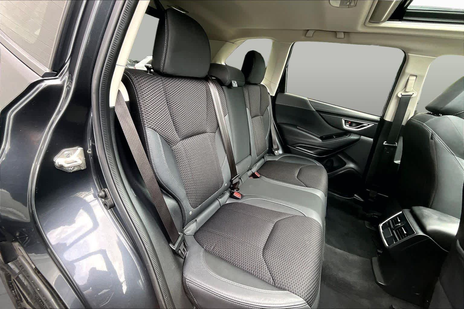 Used 2019 Dark Gray Metallic Subaru Premium image 20