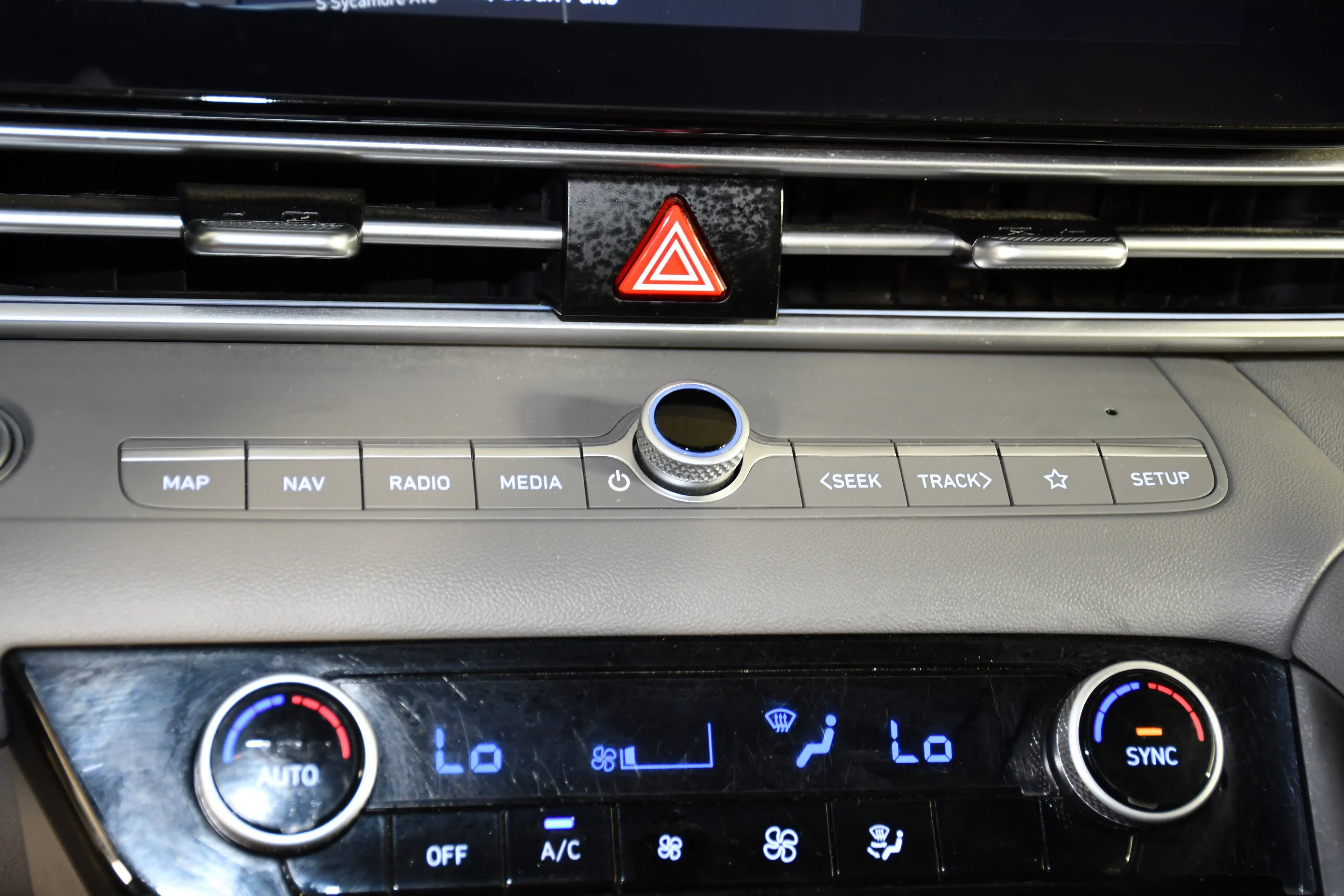 Used 2024 Fluid Metal Hyundai SEL image 29