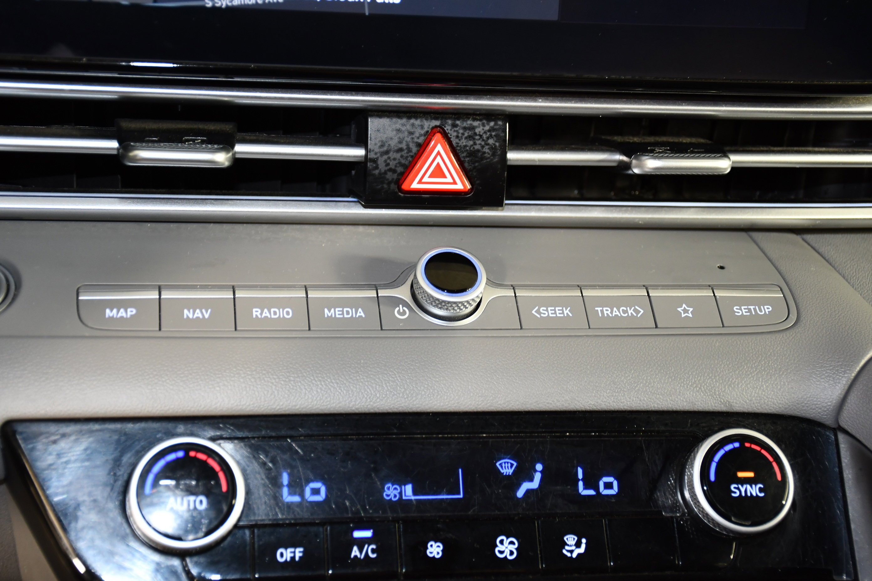 Used 2024 Fluid Metal Hyundai SEL image 29