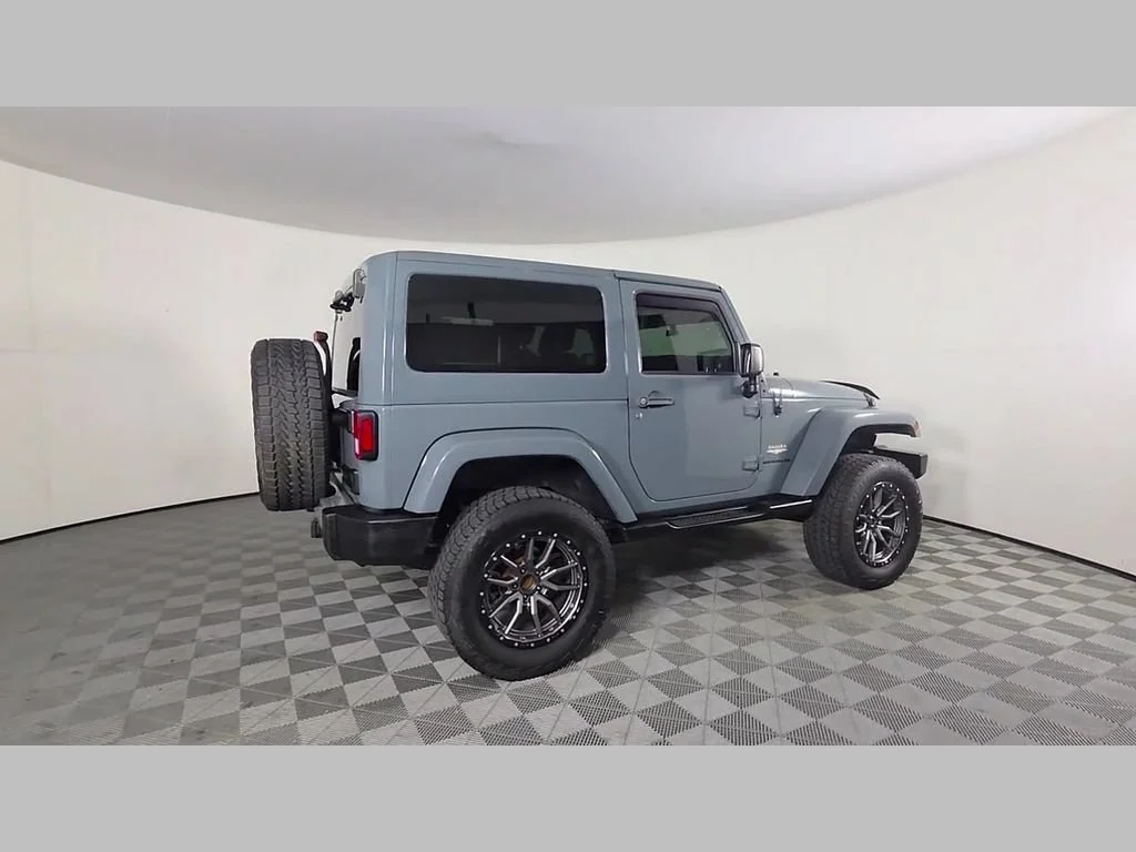 Used 2015 Anvil Clearcoat Jeep Sahara image 37