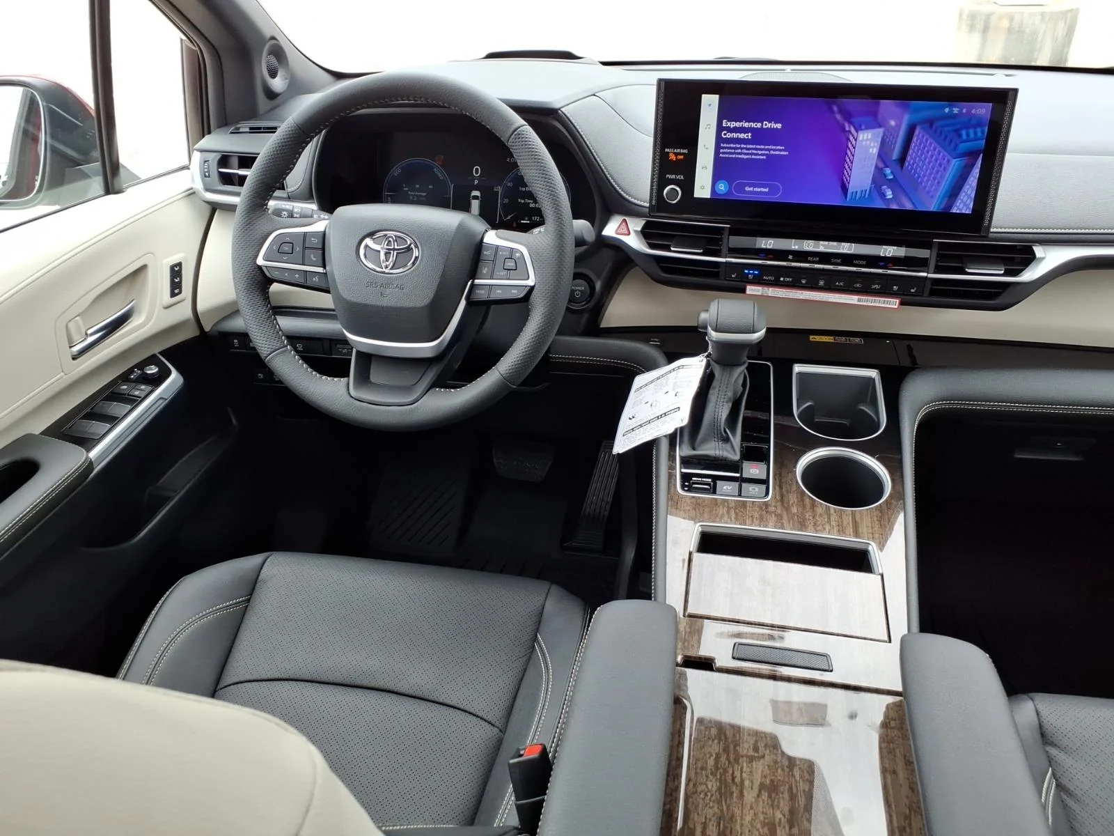 New 2026 Ruby Flare Pearl Toyota Platinum image 4