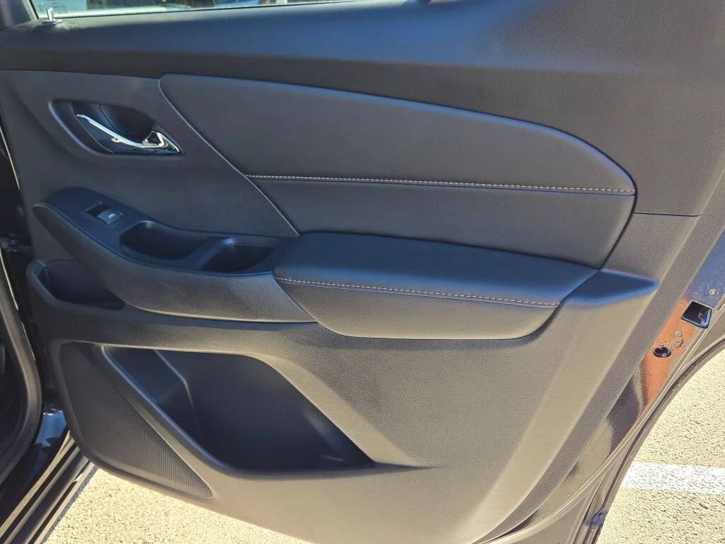 Used 2020 Black Chevrolet LS image 9