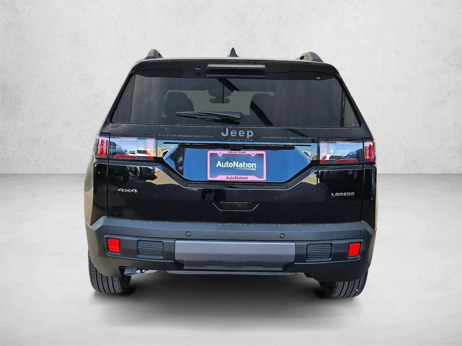 New 2026 Diamond Black Crystal Pearlcoat Jeep Laredo image 8
