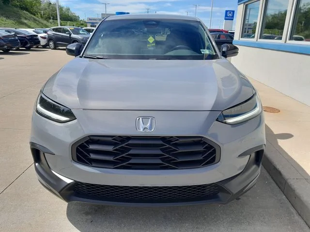 Used 2024  Honda Sport image 4