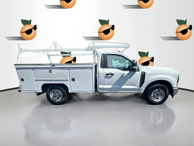 2025 Ford F-350 Super Duty Chassis Cab XL - Photo 8