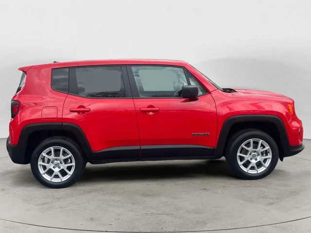 Used 2023 Colorado Red Clearcoat Jeep Latitude image 6