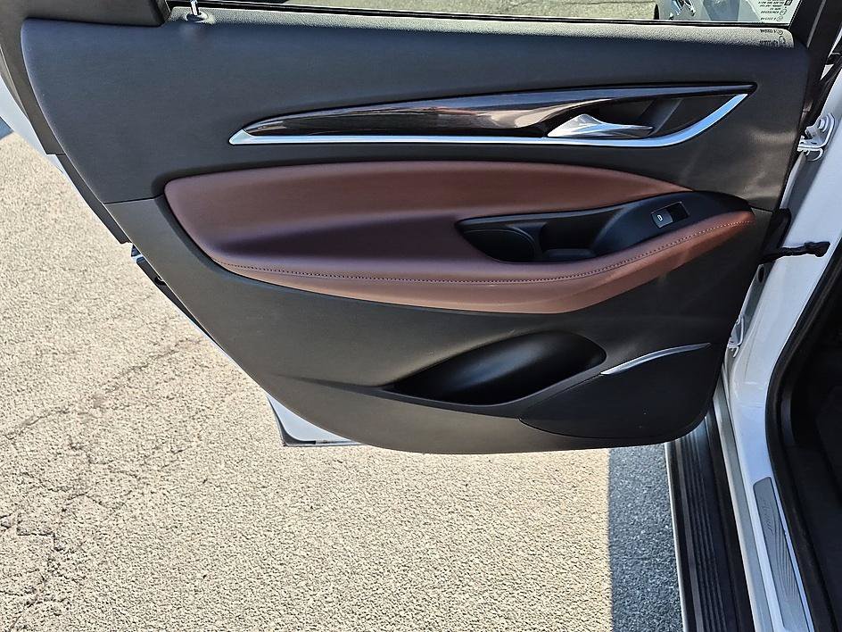 Used 2019 White Frost Tricoat Buick Avenir image 29