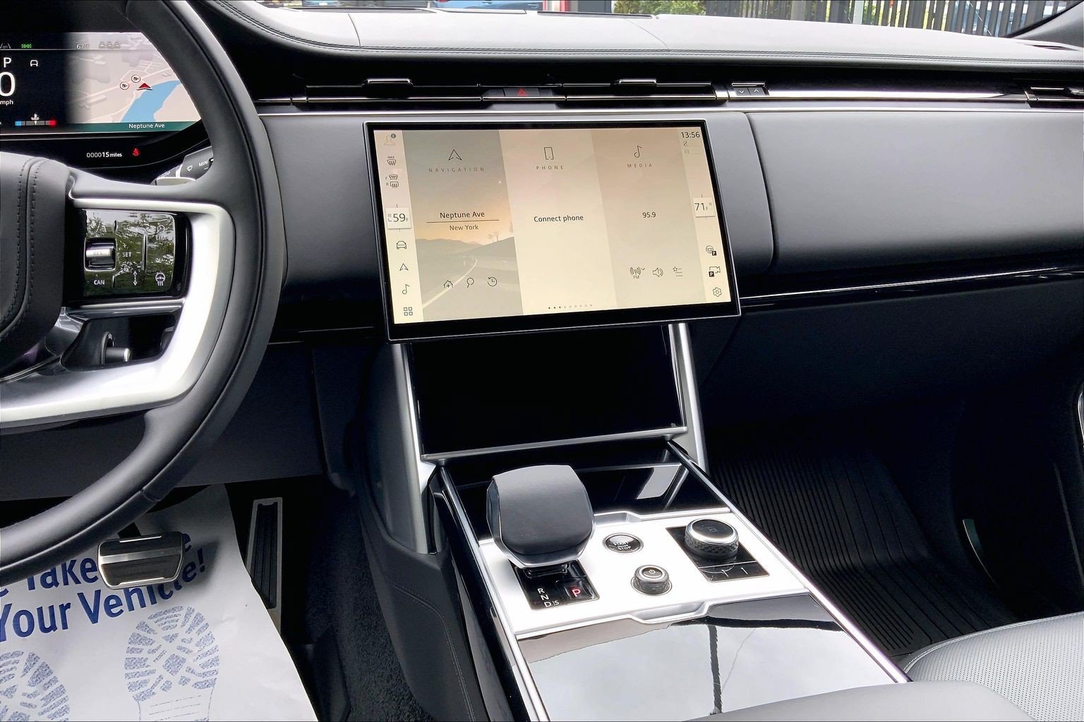 New 2027 Carpathian Grey Land Rover SE image 6
