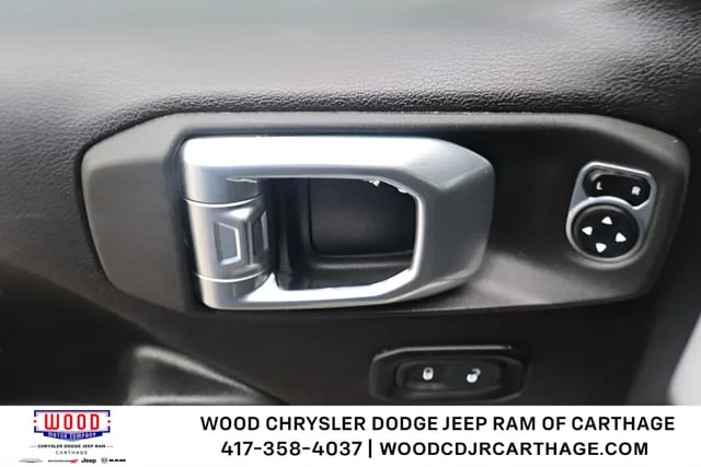 Used 2022 Bright White Clearcoat Jeep Sport image 15