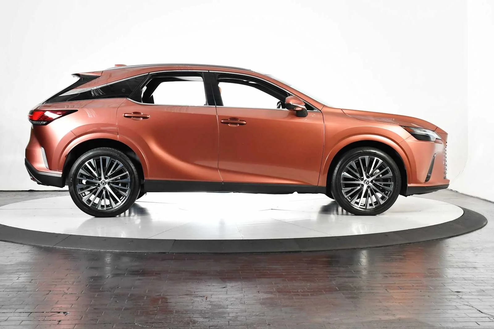 Used 2025 Copper Crest Lexus Premium Plus image 6