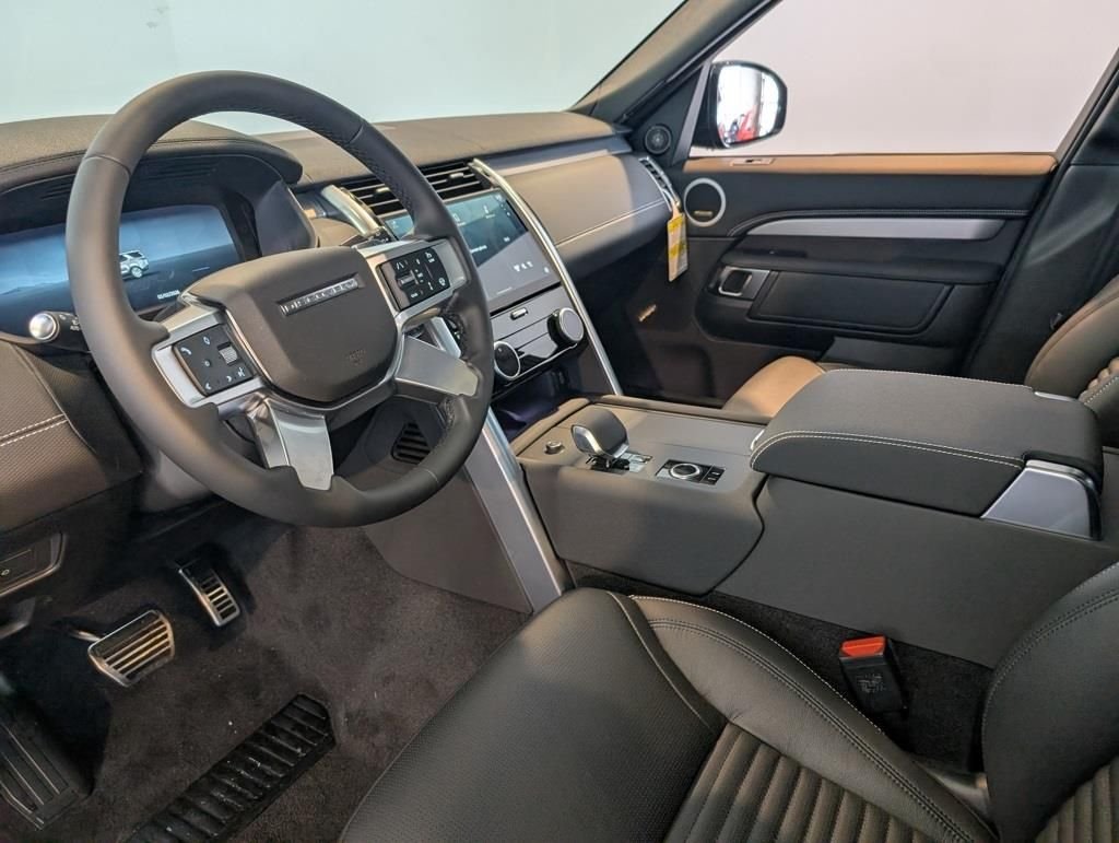 2026 Land Rover Discovery Gemini Edition - Photo 12