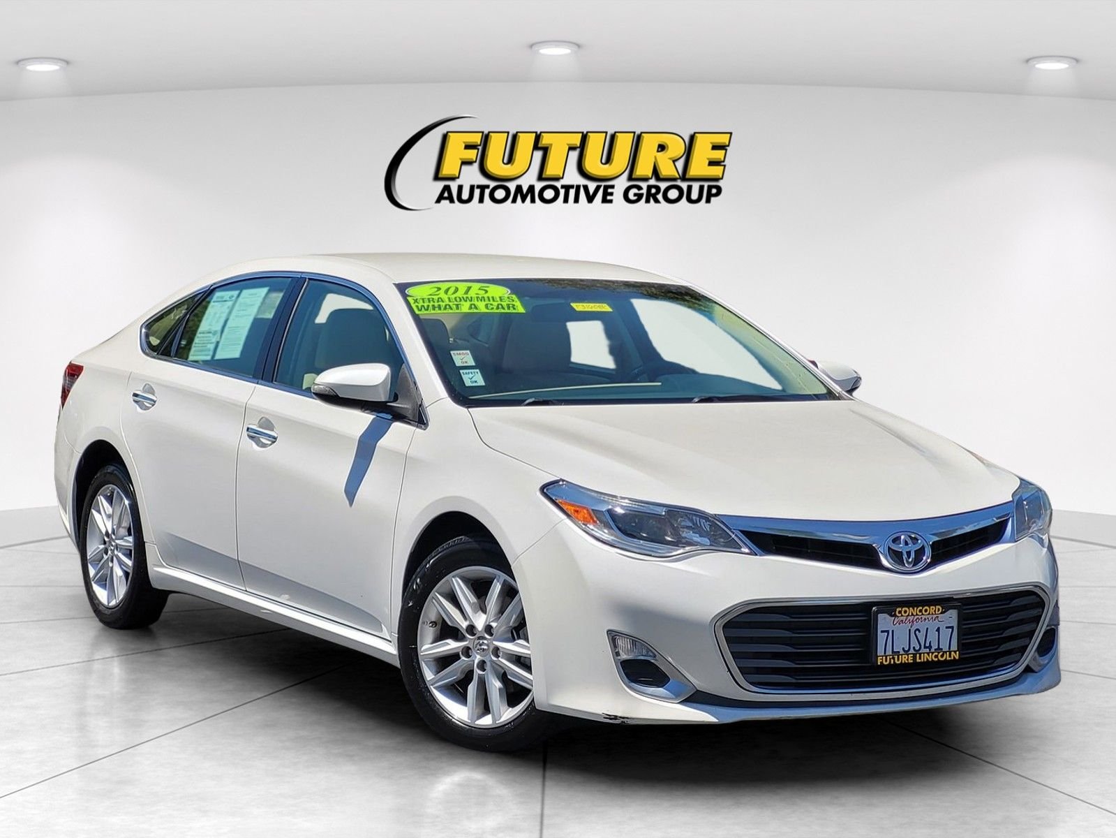 2015 Toyota Avalon XLE's photo