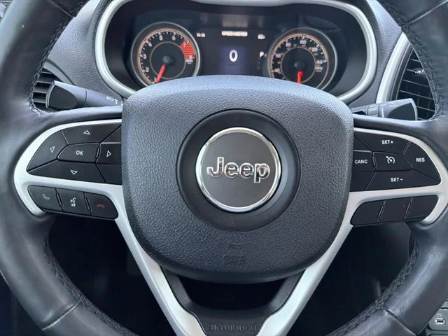 Used 2018 Gray Jeep Limited image 29