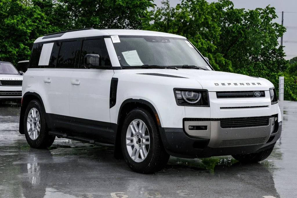 New 2026 Borasco Grey Metallic Land Rover S image 6
