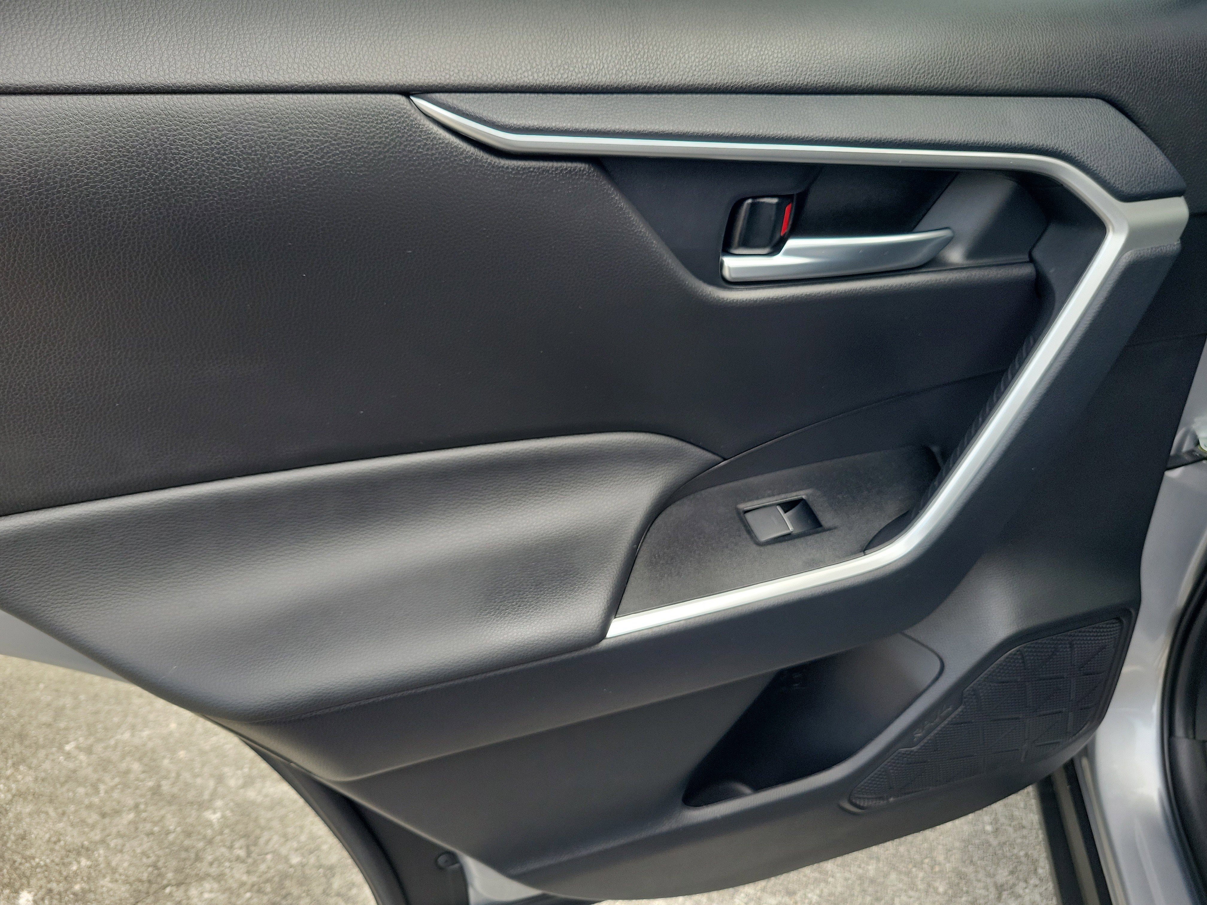 Used 2025 Silver Sky Metallic Toyota XLE image 13