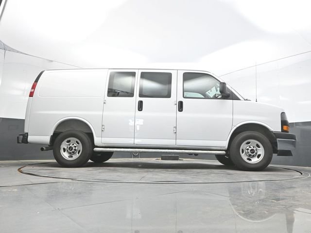 Used 2025 White GMC Work Van image 39